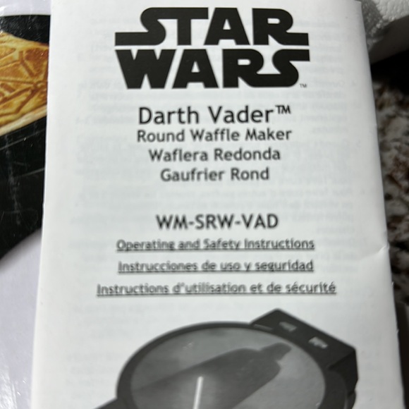 Darth Vader waffle maker - Picture 7 of 7